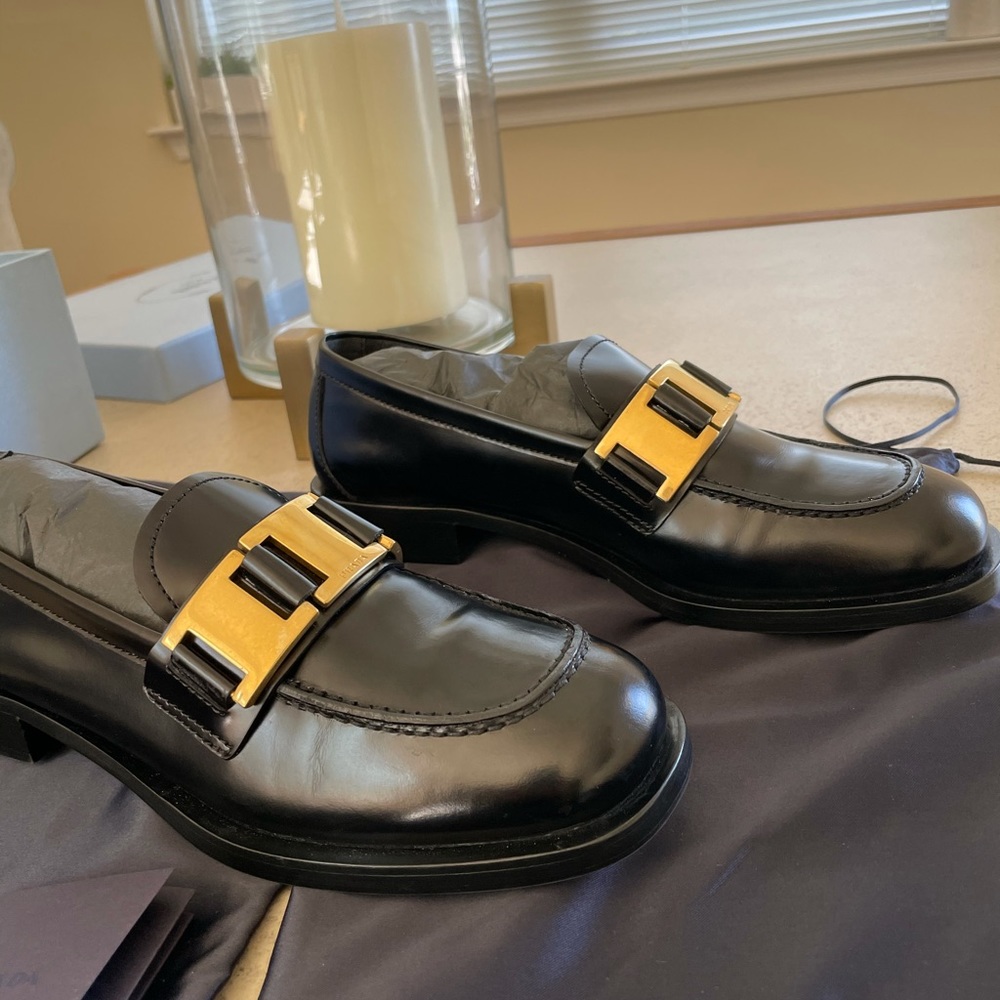 PRADA
Women's Block-heel Leather Loafers In Black